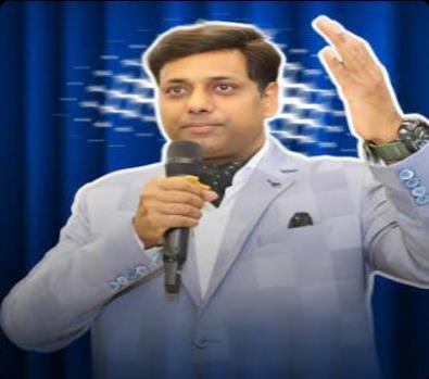 CA Amit Goyal speaking at an event